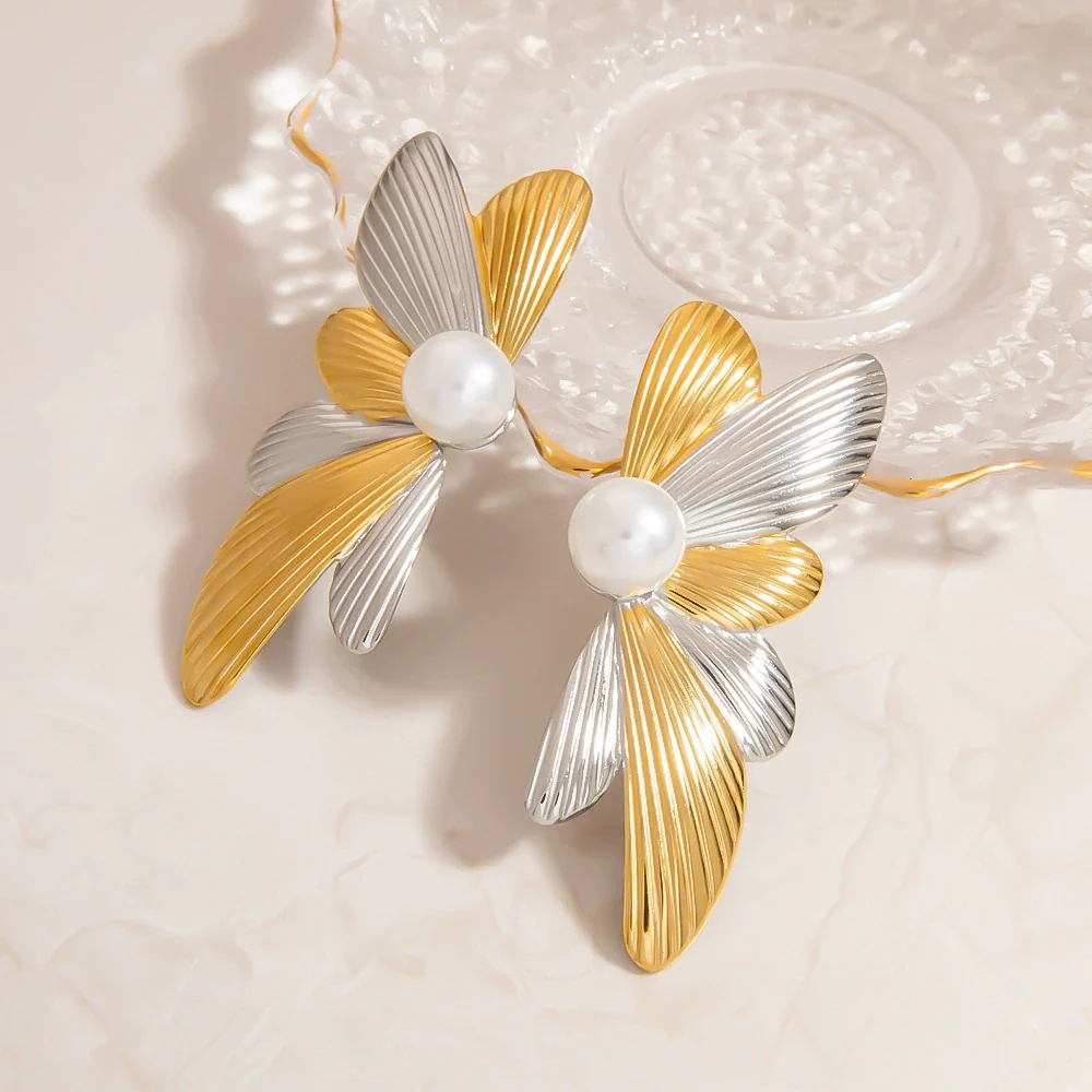 Wholesale Stainless Steel Flower Disc Earrings Electroplated Light Luxury Highend Women's Jewelry Gold And Silver Color Matching Nonfading - Image 3