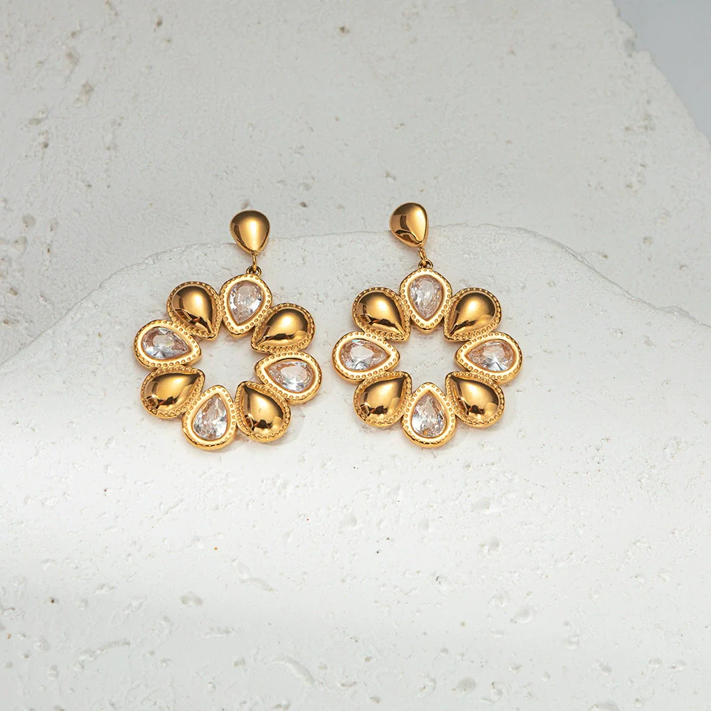 Wholesale Stainless Steel Geometric Round Flower Earrings For Women Electroplated Fashion Accessories - Image 3