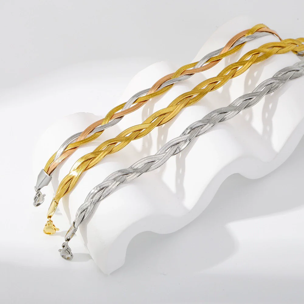 Wholesale Stainless Steel Geometric Woven Blade Bracelet Electroplated For Women And Unisex - Image 3