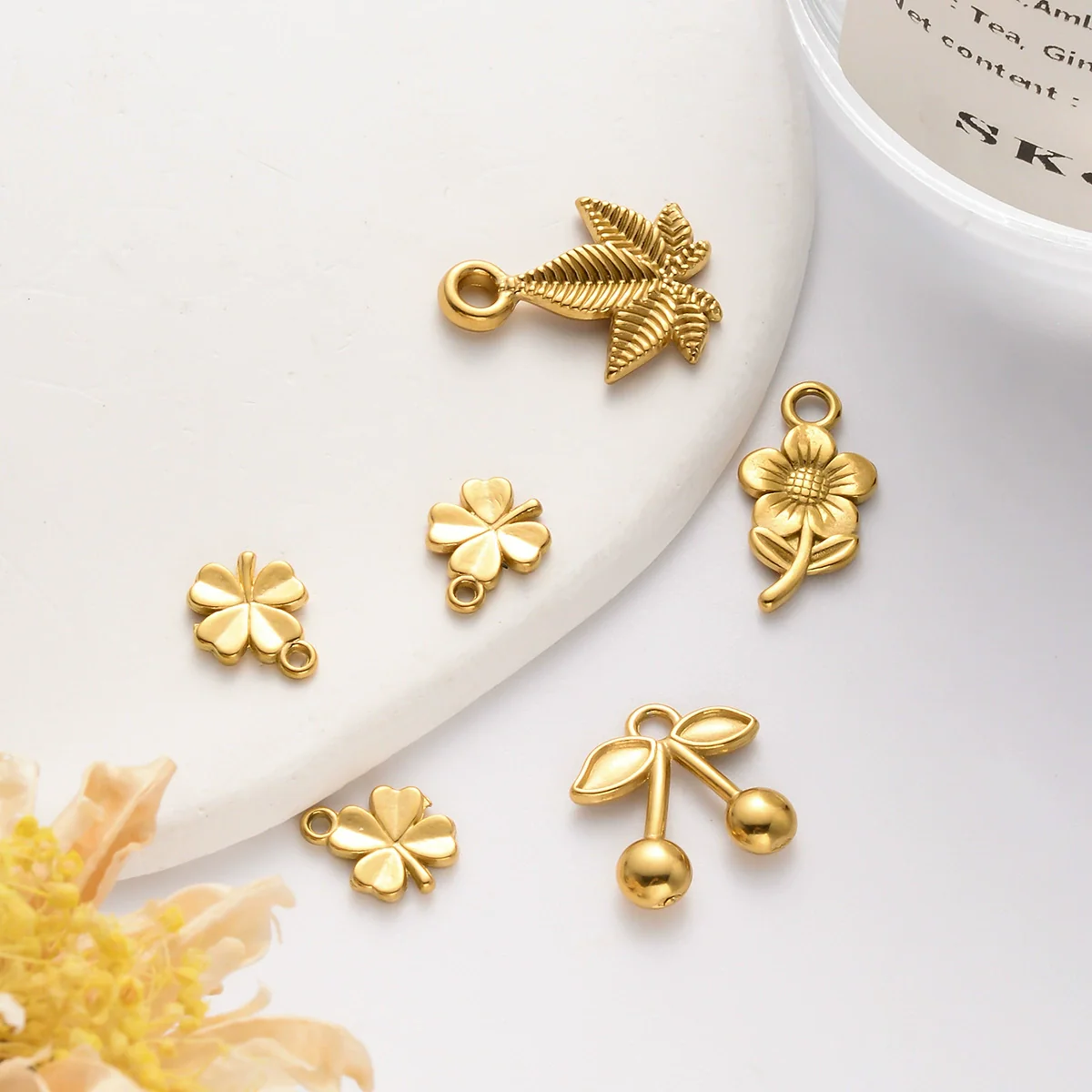Wholesale Stainless Steel Jewelry Pendant With Sunflower Cherry Maple Leaf Lucky Grass Shapes And Electroplating Treatment - Image 4