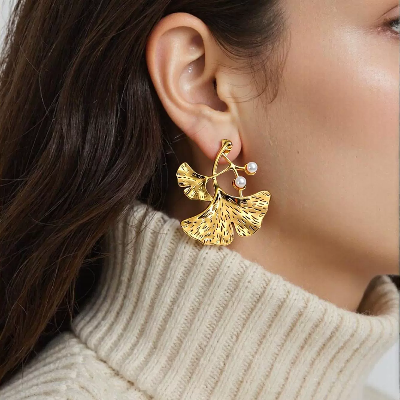 Wholesale Stainless Steel Leafshaped Women's Earrings With Pvd Furnace Vacuum Real Gold Plating - Image 2