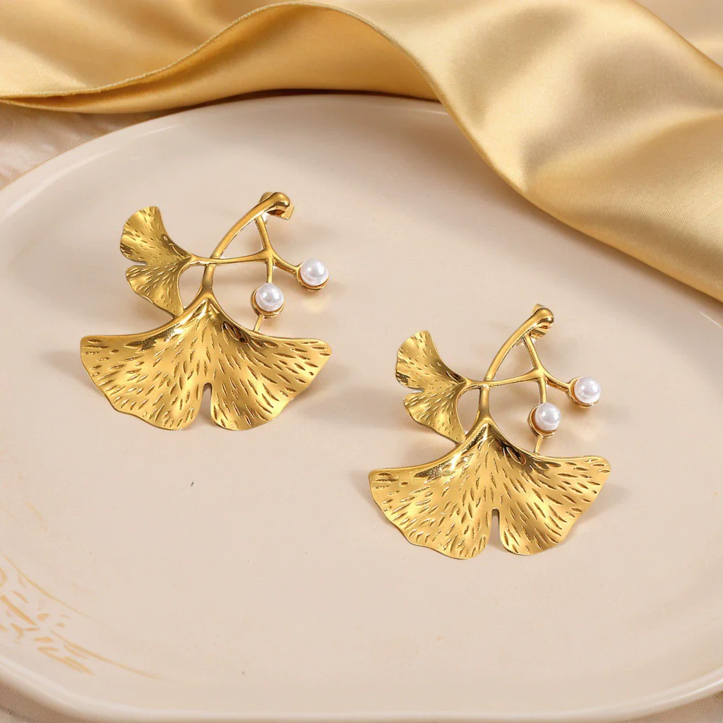 Wholesale Stainless Steel Leafshaped Women's Earrings With Pvd Furnace Vacuum Real Gold Plating - Image 3