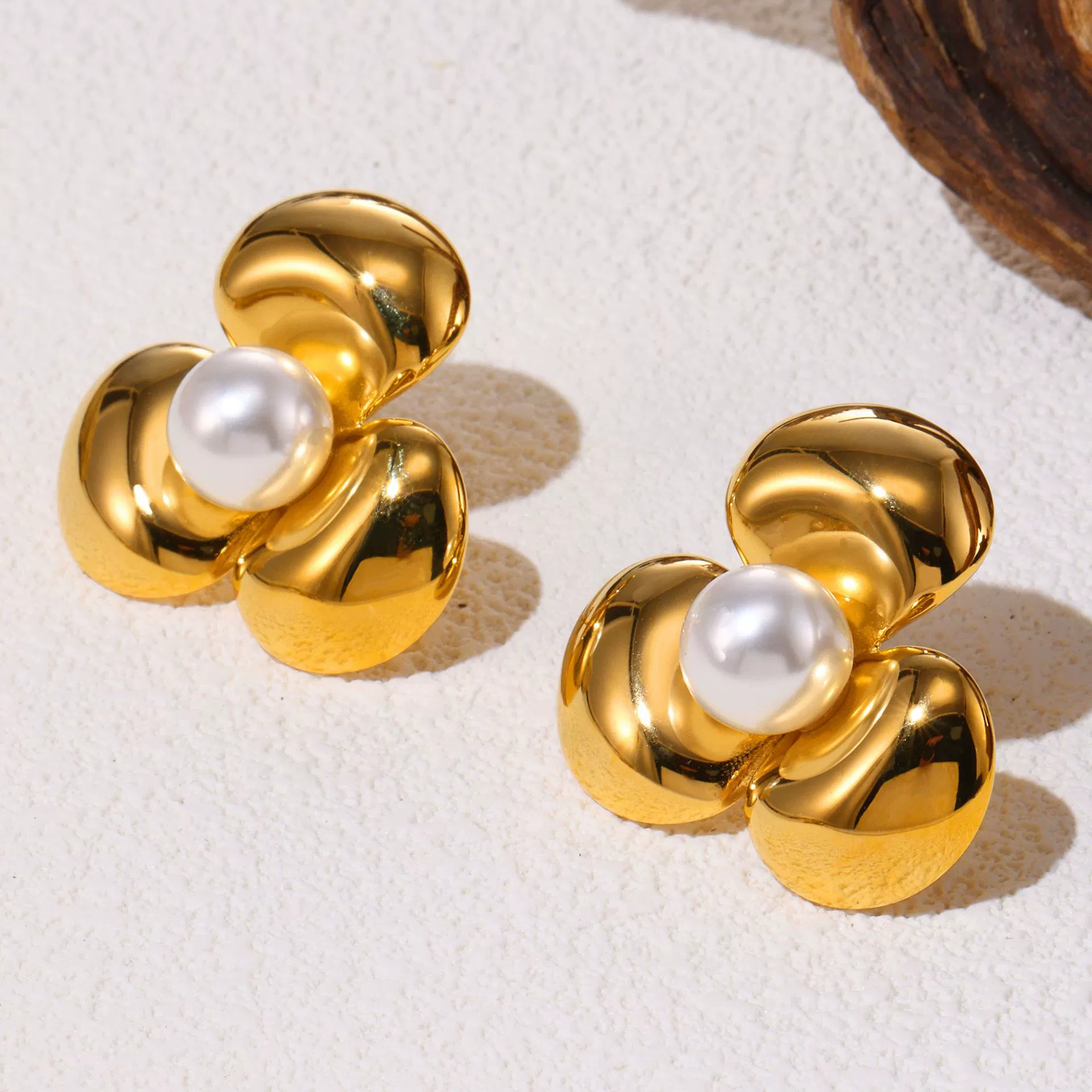 Wholesale Stainless Steel Light Luxury Geometric Petal Flower Inlaid Bead Earrings Electroplated 18K Gold For Women - Image 3