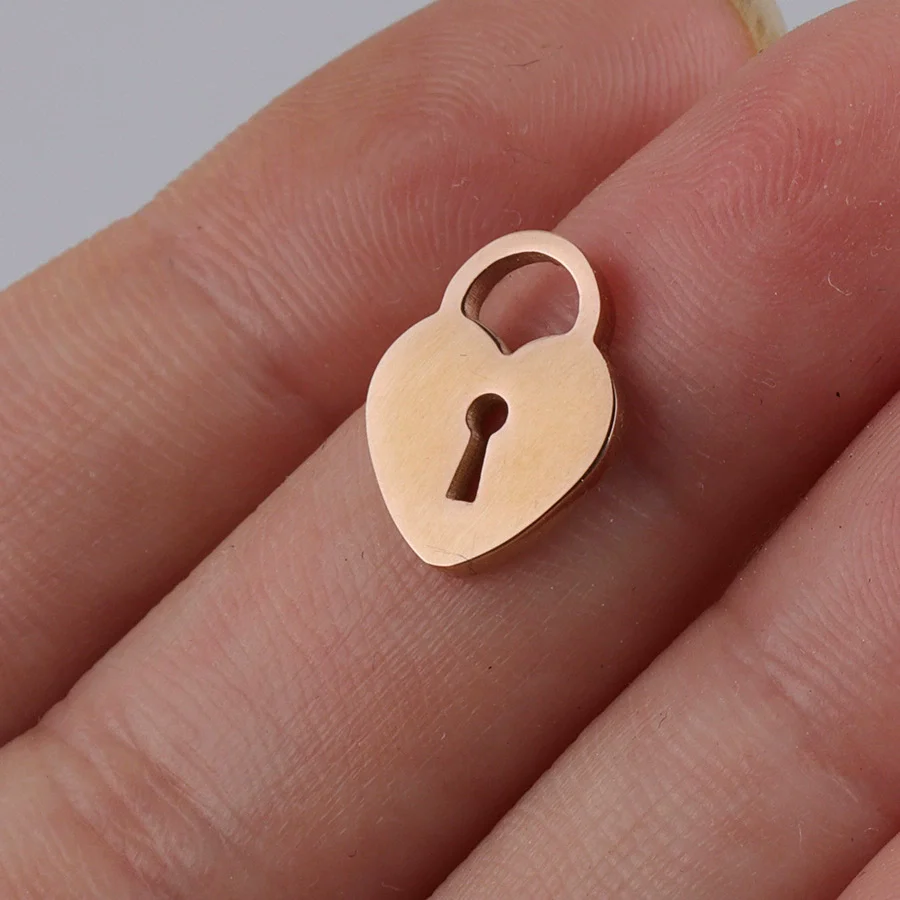 Wholesale Stainless Steel Mirror Finish Polishing Hollow Love Key Peach Heart Concentric Lock Lovers Necklace Pendant Jewelry Accessories - Image 11