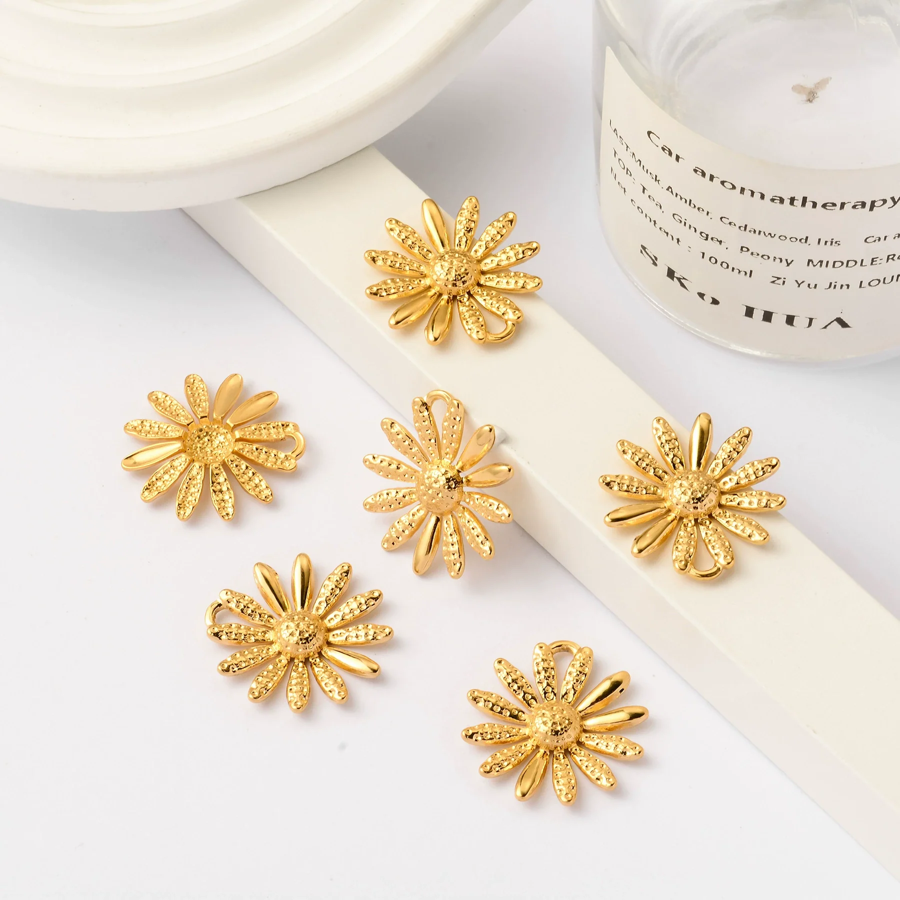 Wholesale Stainless Steel Sunflower Pendant Fashion Necklace And Earrings Accessories With 18K Gold Plated Electroplating - Image 3