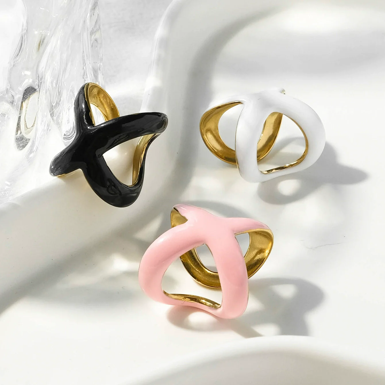 Wholesale Stainless Steel Xshaped Open Ring With Oil Dropping Pattern And Electroplating Treatment - Image 4