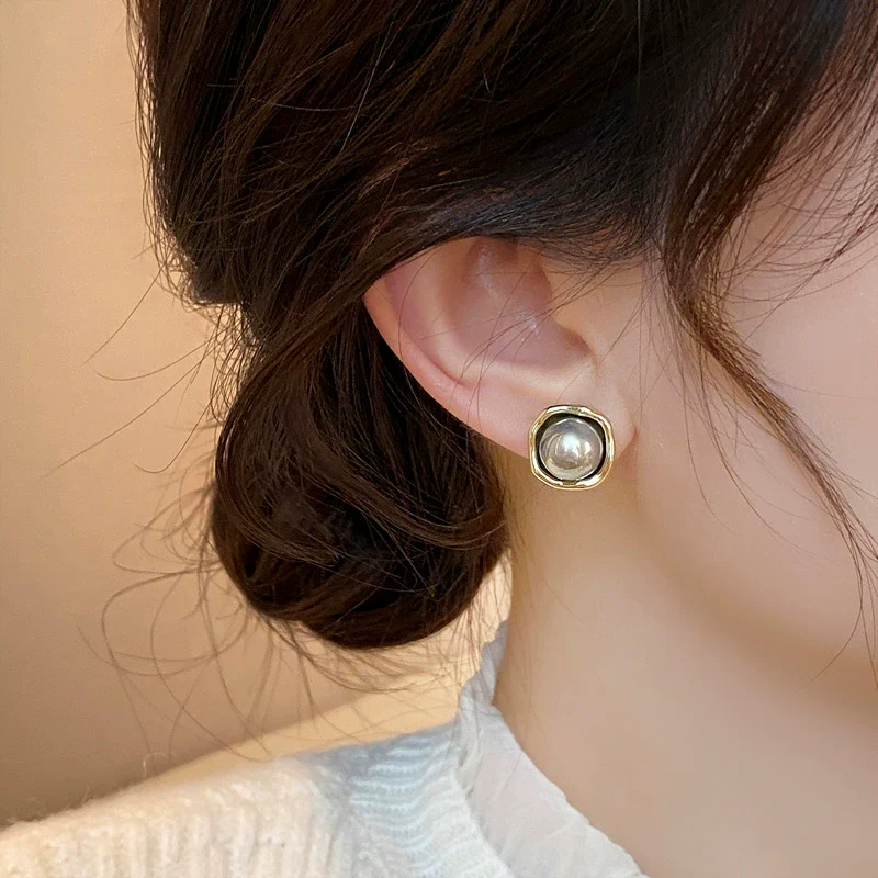Wholesale Stud Earrings Alloy 925 Silver Gray Pearl Geometric Retro Style Electroplating For Women - Image 4
