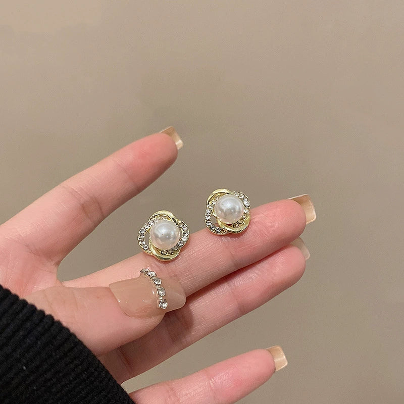 Wholesale Stud Earrings Alloy S925 Silver Needle Flower Pearl Geometric Electroplated For Women Light Luxury Natural Niche Design - Image 2