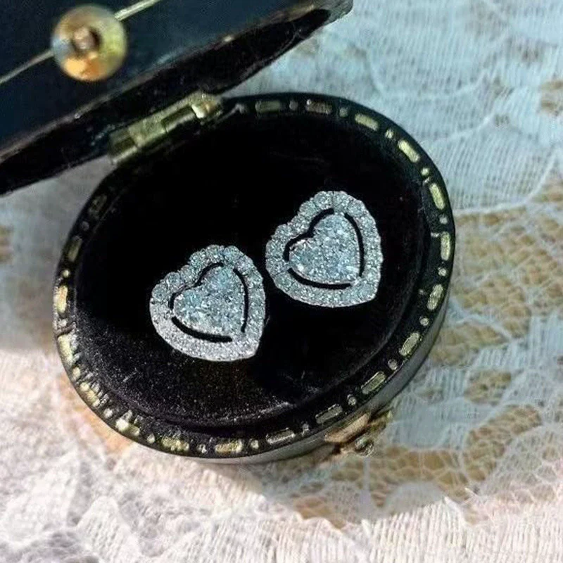 Wholesale Stud Earrings Copper Heartshaped Inlaid Zircon For Women - Image 2