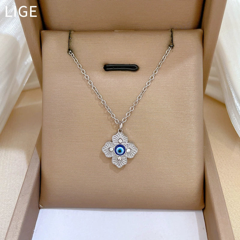 Wholesale Titanium Steel Geometric Lucky Grass Pendant Necklace With Electroplating For Unisex - Image 4
