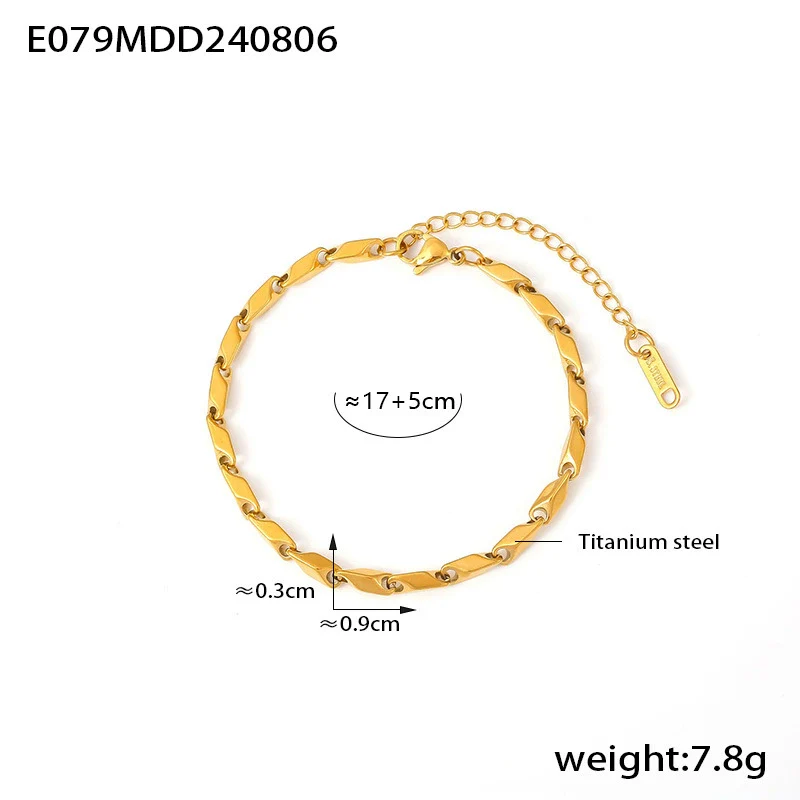 Wholesale Titanium Steel Goldplated Fashion Necklace And Bracelet With Diamond Carved Pattern For Women - Image 8