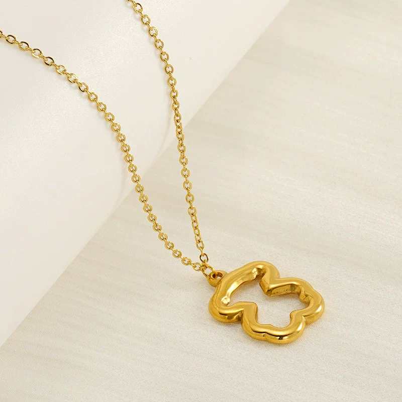Wholesale 316L Stainless Steel Hollow Three Dimensional Bear Light Luxury Niche Women's Necklace With Electroplating