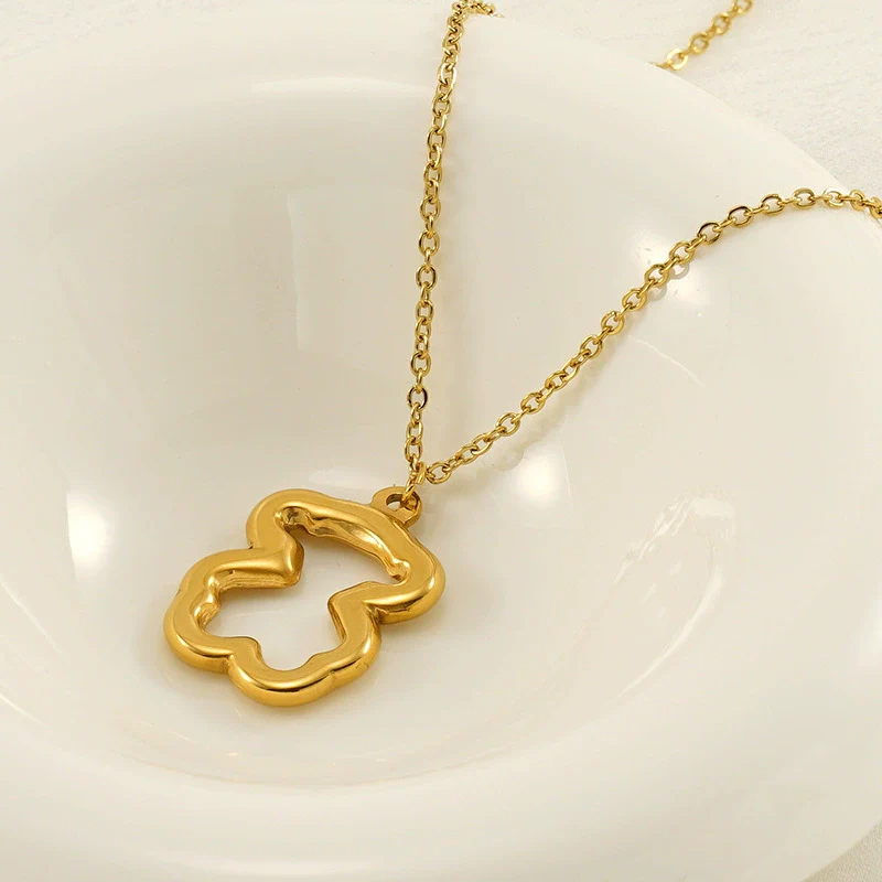 Wholesale 316L Stainless Steel Hollow Three Dimensional Bear Light Luxury Niche Women's Necklace With Electroplating - Image 3