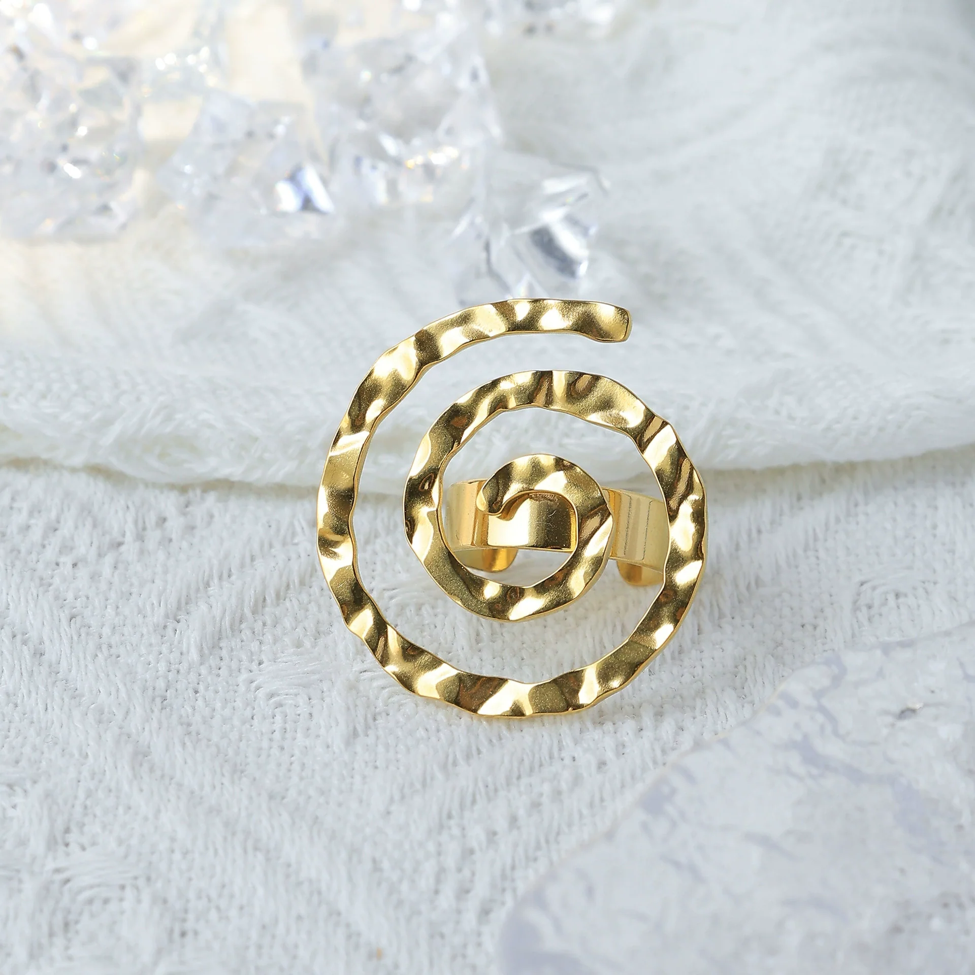 Wholesale Titanium Steel Ring With Geometric Pattern And Electroplating Exaggerate Style Hollow Design - Image 3