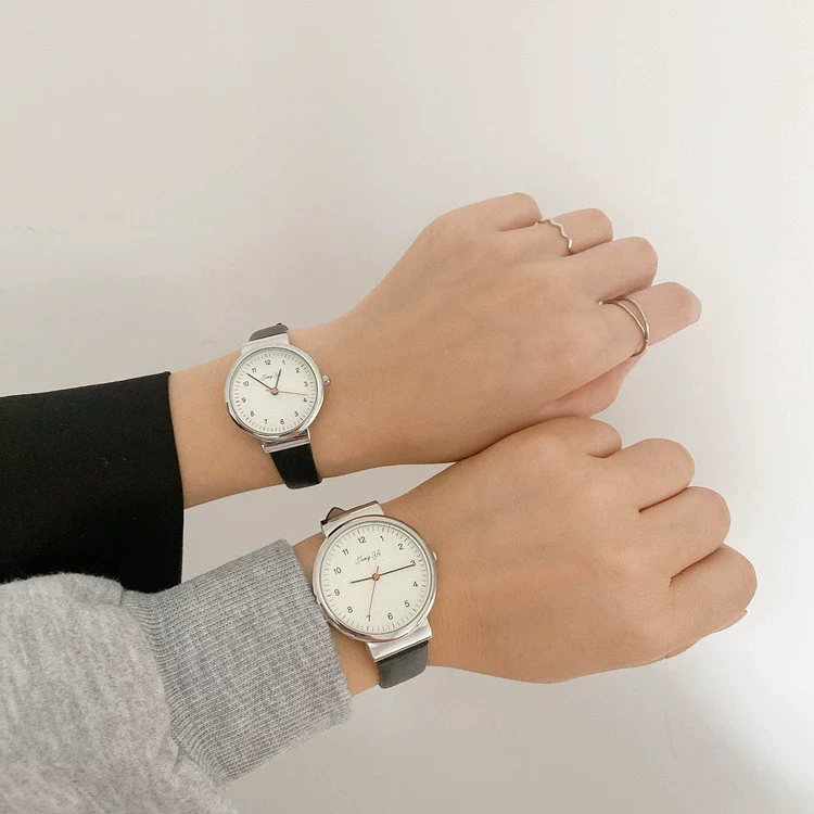 Wholesale Trendy Fashion Round Quartz Watches For Men And Women Alloy Case And Ordinary Glass Mirror Leisure Style