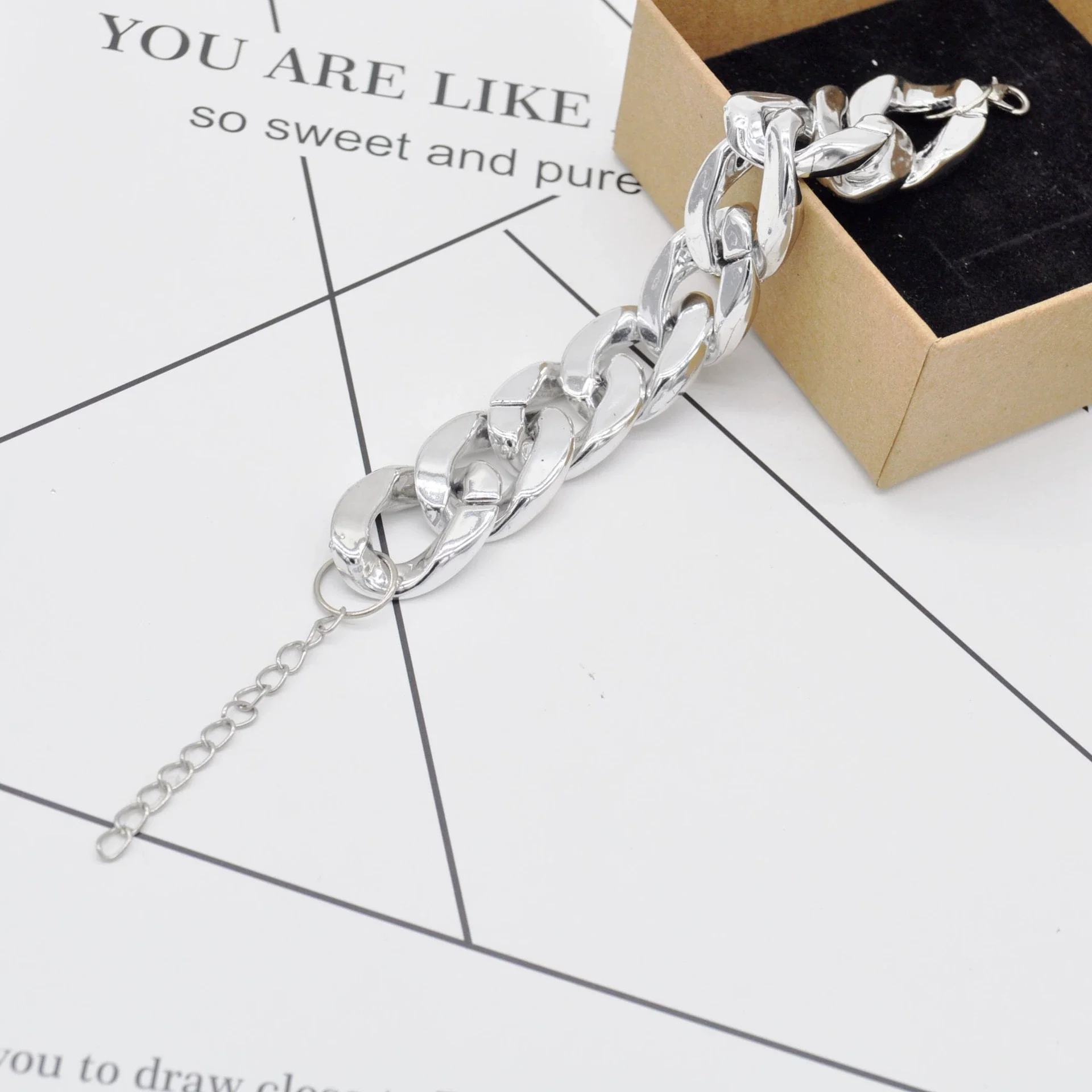 Wholesale Unisex Alloy Bow Bracelet With Electroplating - Image 2