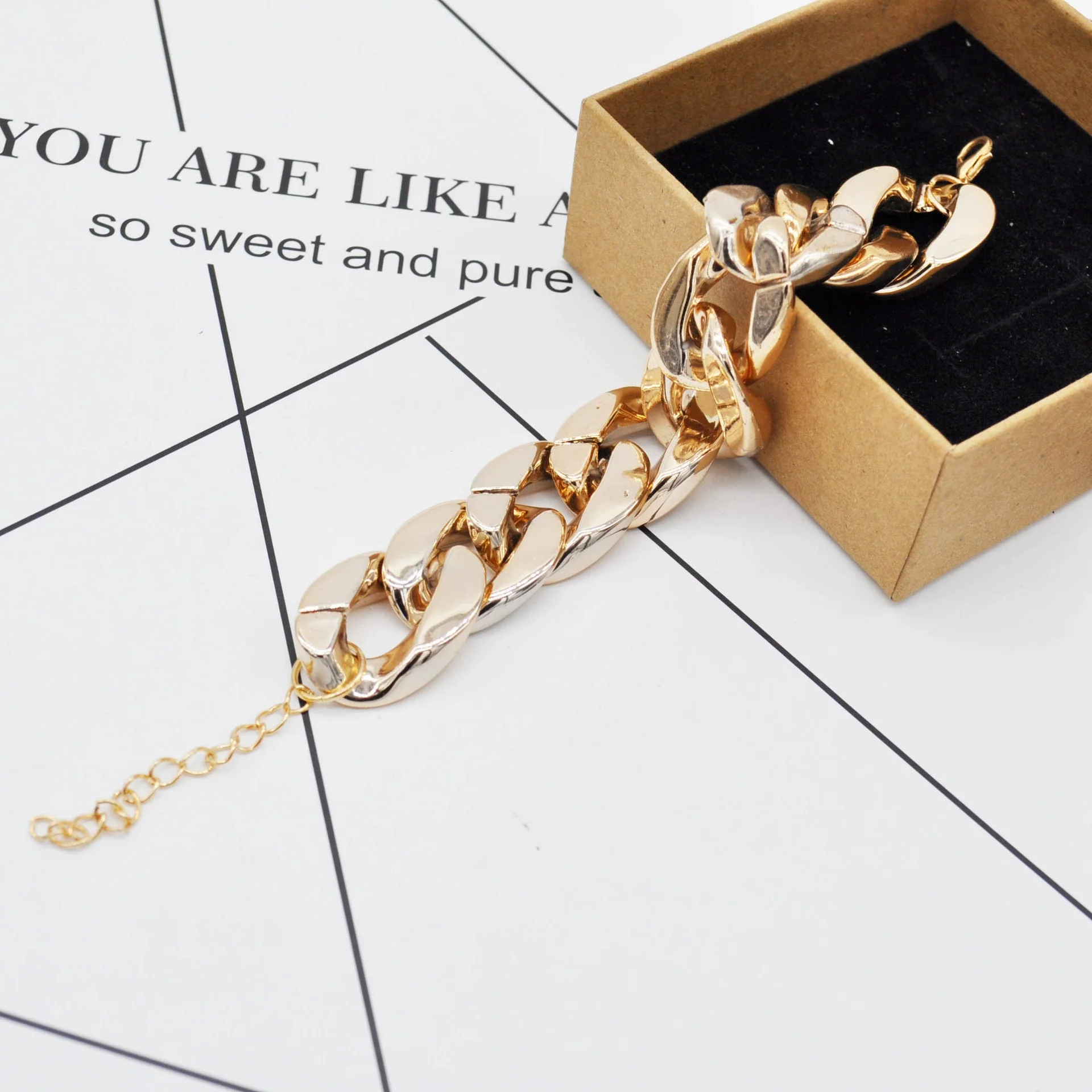 Wholesale Unisex Alloy Bow Bracelet With Electroplating - Image 3