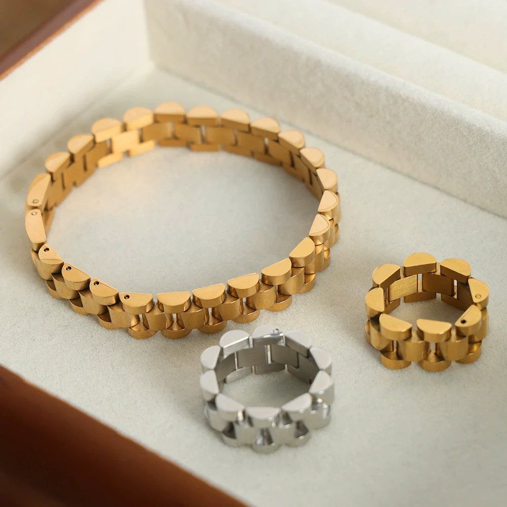 Wholesale Unisex Exaggerated Geometric Jewelry Set With Chain Design Titanium Steel Gold Plated Earrings Necklace - Image 2