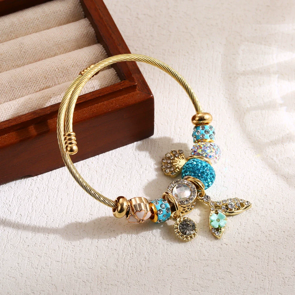 Wholesale Unisex Fashionable Geometric Diamond Inlaid Alloy Bracelet With Fishtail Pendant - Image 4