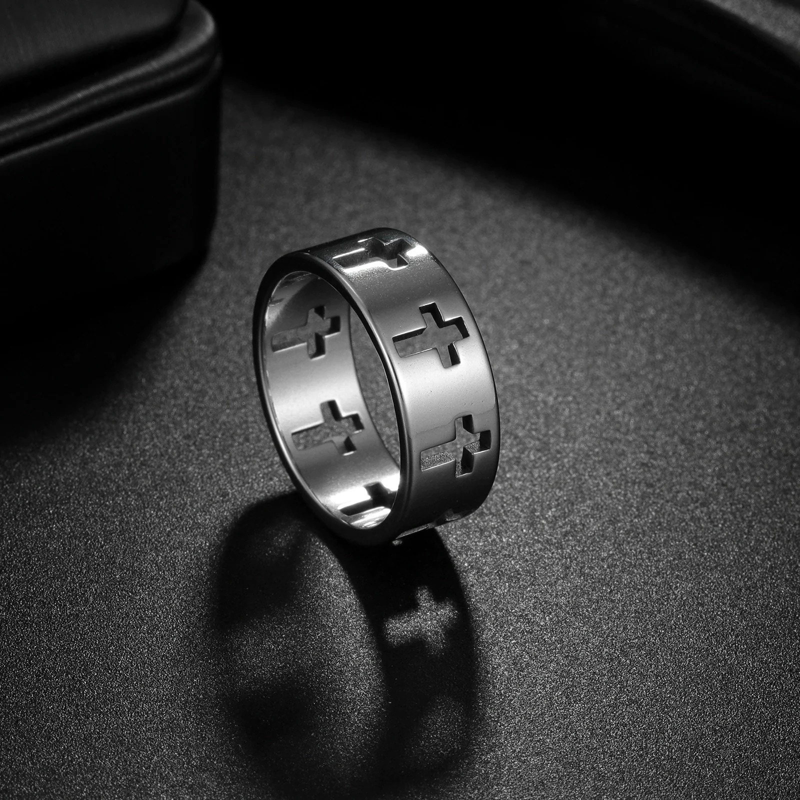 Wholesale Unisex Geometric Hollow Cross Titanium Steel Ring With Electroplating - Image 3