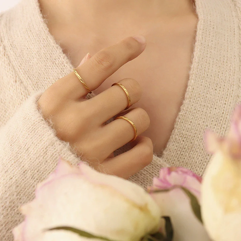 Wholesale Unisex Geometric Pattern Simple Ring Titanium Steel 18K Gold Plated Jewelry - Image 5
