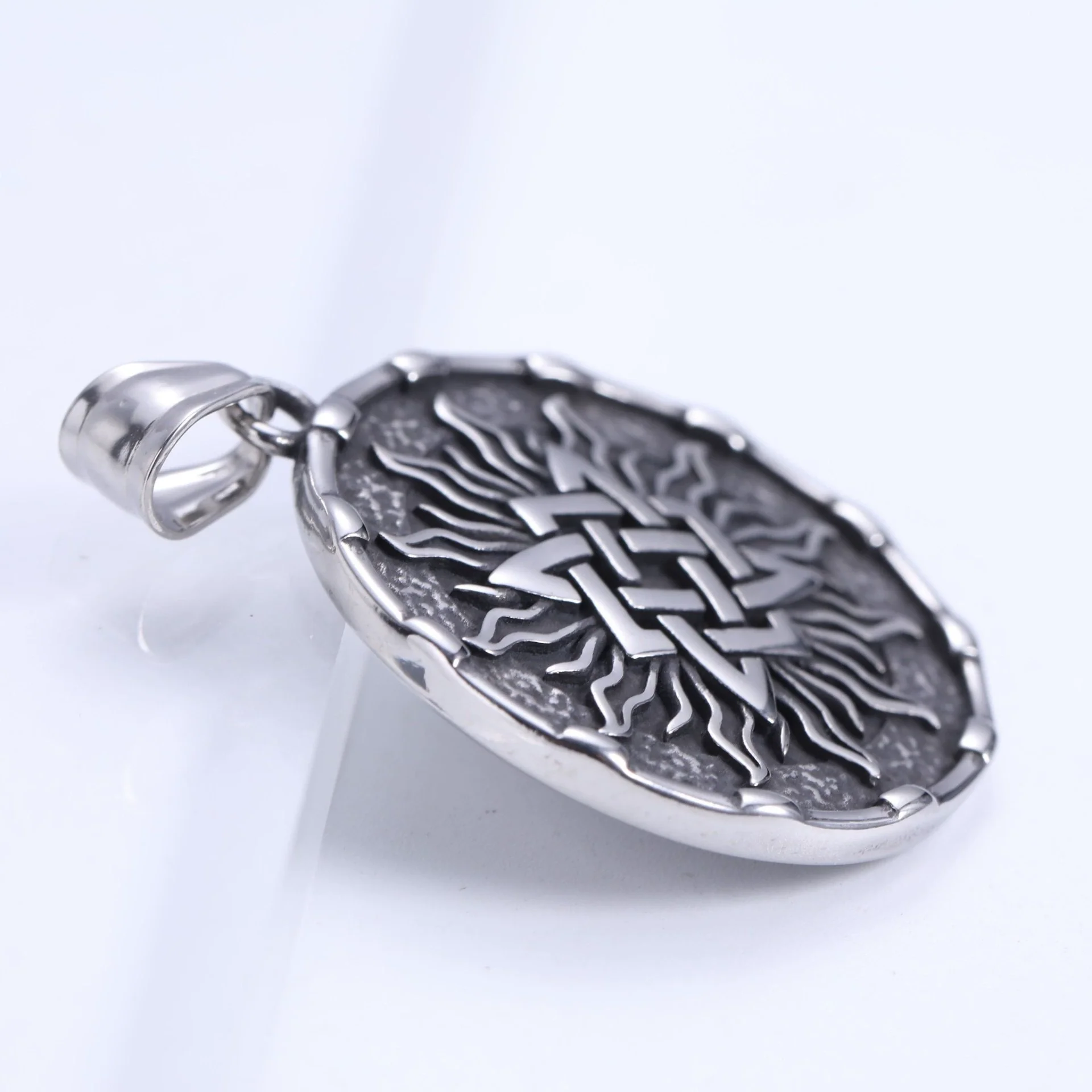 Wholesale Unisex Geometric Stainless Steel And Titanium Steel Polish Pendant Necklace - Image 2