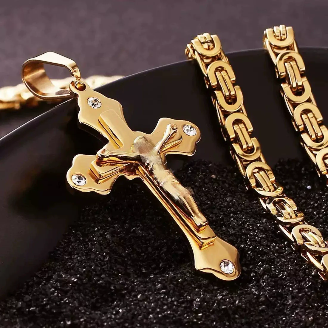 Wholesale Unisex Geometric Titanium Steel Cross Pendant Necklace With Cuban Chain And Polish Finish - Image 9