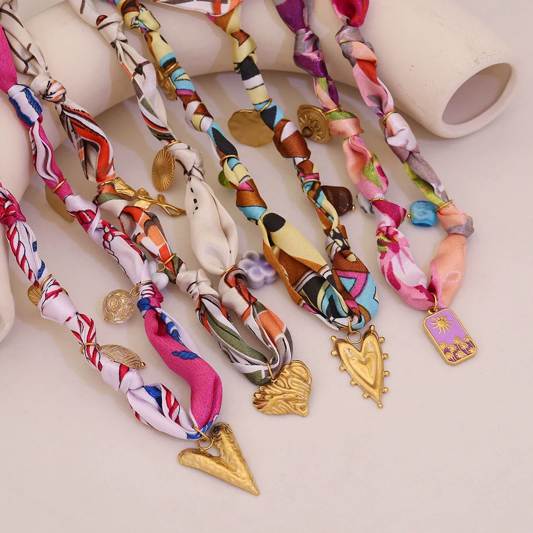 Wholesale Unisex Stainless Steel Electroplated Heart Shape Sunflower Dopamine Scarf Necklace