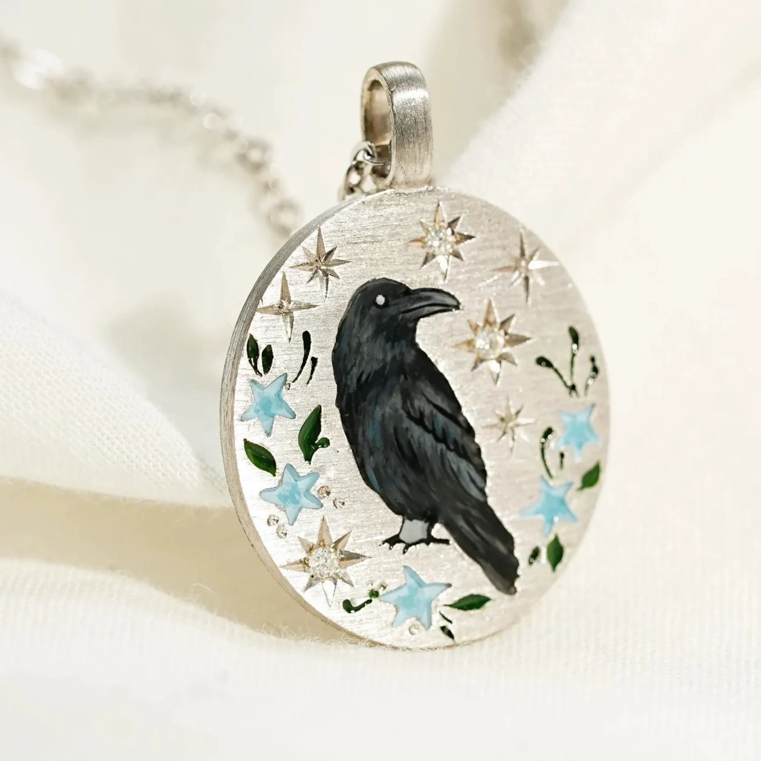 Wholesale Unisex Tarot Animal Raven Ushaped Pendant Necklace With O Word Chain In Sweet And Cool Style Stainless Steel 18K Gold Plated - Image 4
