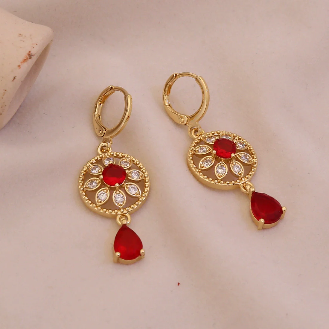 Wholesale Vintage Style Electroplated Copper Drop Shape Earrings For Women - Image 4