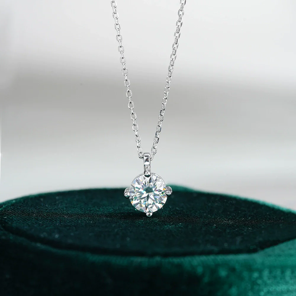 Wholesale Women Fashion Classic Silver 925 Sterling Silver Pendant With Moissanite And Geometric Design Jewelry