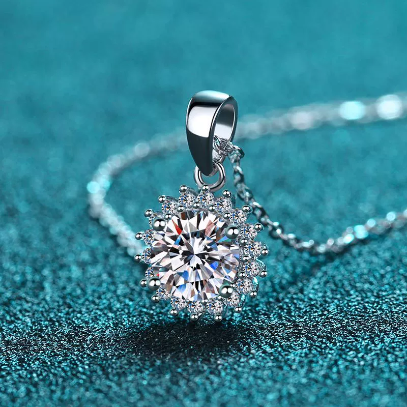 Wholesale Women's 925 Sterling Silver Doll Pattern Pendant Necklace With Cross Chain And Electroplating - Image 2