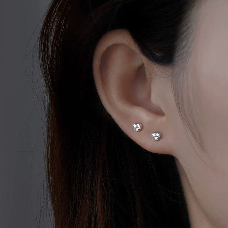 Wholesale Women's 925 Sterling Silver Heartshaped Stud Earrings With Diamond Embedded - Image 3