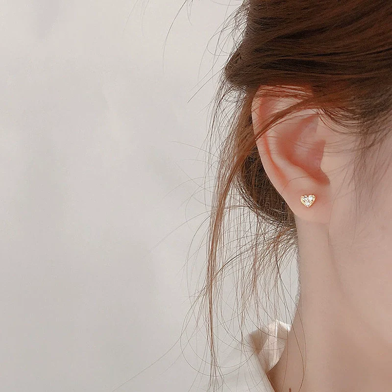 Wholesale Women's 925 Sterling Silver Heartshaped Stud Earrings With Diamond Embedded - Image 4