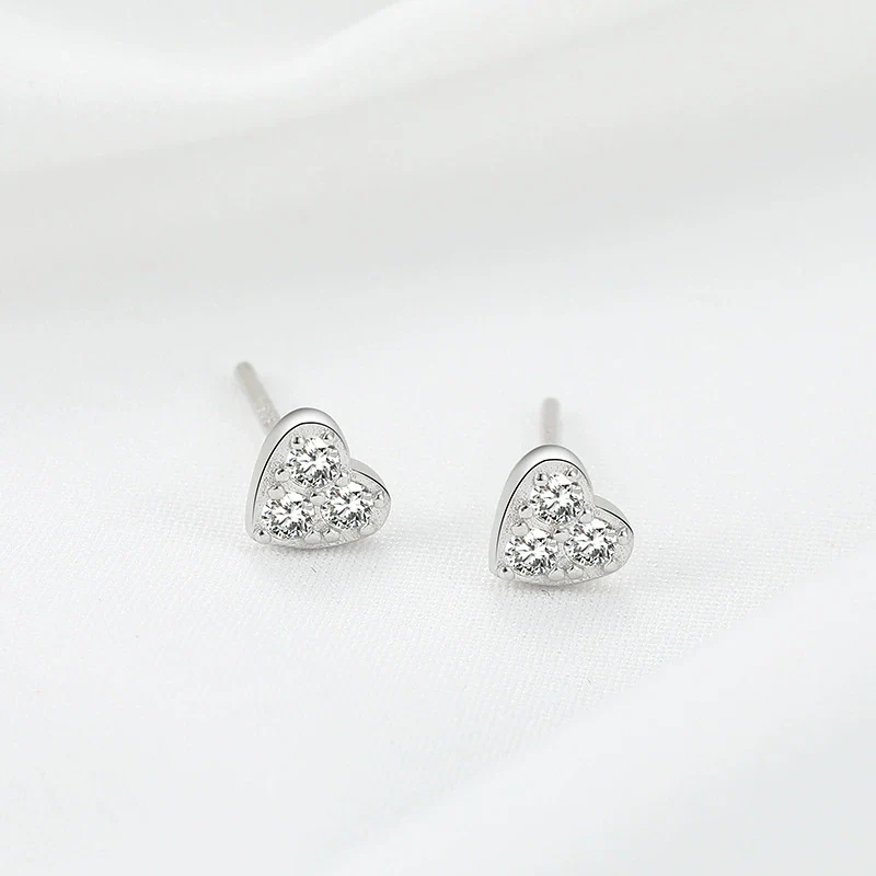 Wholesale Women's 925 Sterling Silver Heartshaped Stud Earrings With Diamond Embedded - Image 6