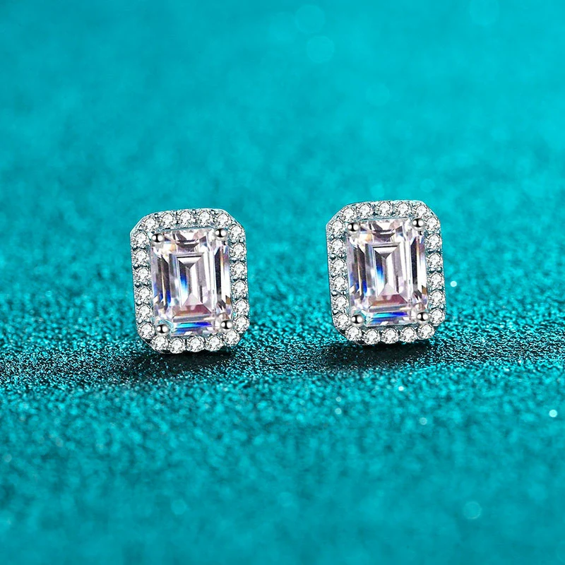 Wholesale Women's 925 Sterling Silver Stud Earrings Inlaid With Rectangular Moissanite And Geometric Design With Electroplating Treatment - Image 6