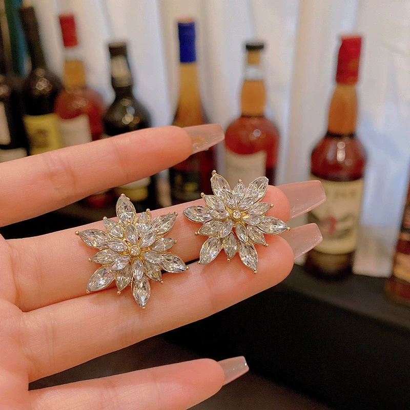 Wholesale Women's Alloy 925 Silver Electroplated Rhinestone Flower Earrings Light Luxury Niche Design - Image 3