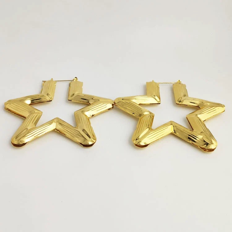 Wholesale Women's Alloy Geometric Exaggerated Golden Circle Hip Hop Street Dance Electroplated Earrings - Image 3