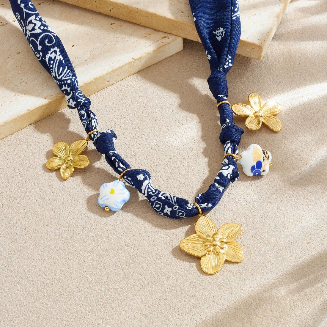 Wholesale Women's Ancient Style Plants And Flowers Pattern Blue Printed Fabric Chain Goldplated Stainless Steel Flower Pendant Jewelry Set - Image 2