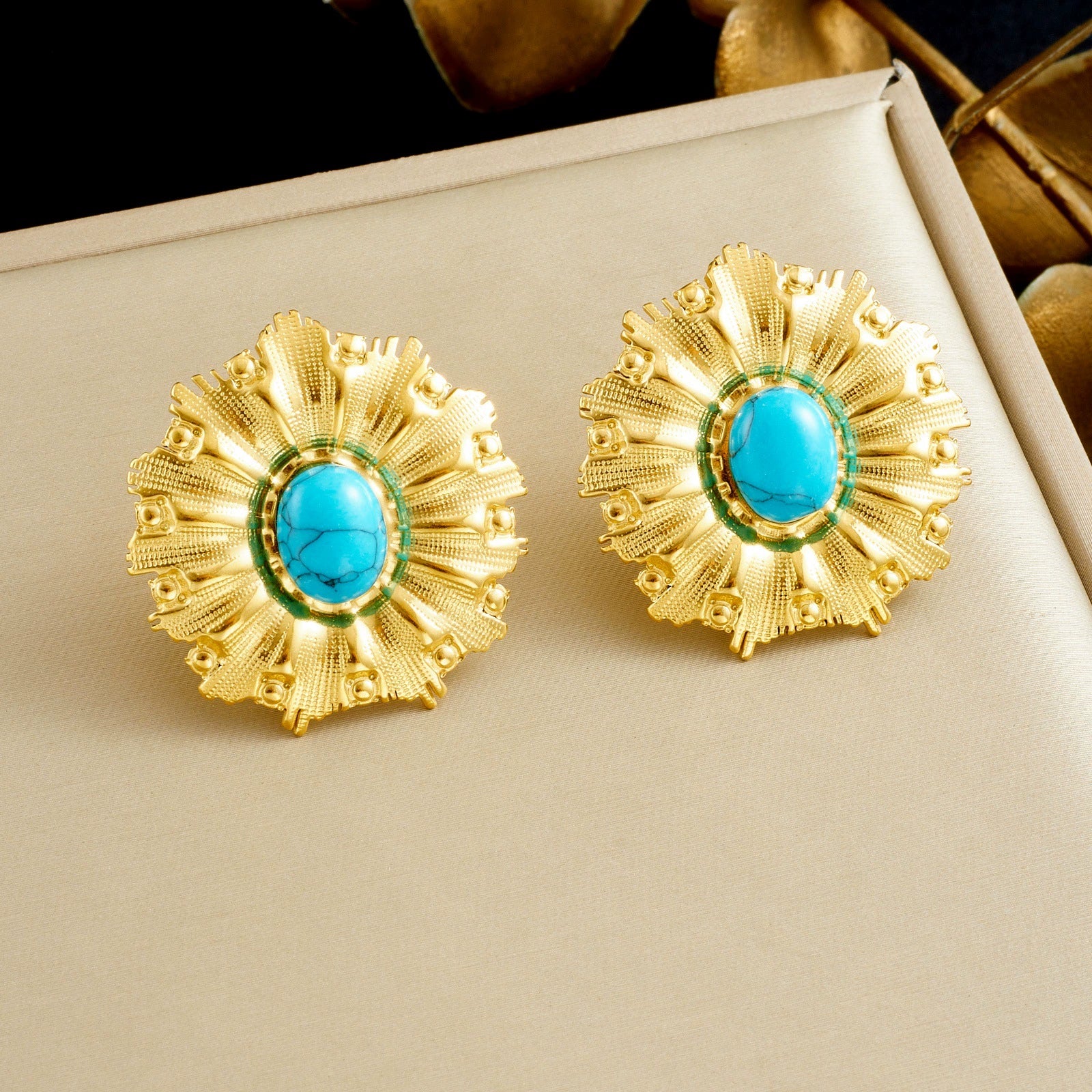 Wholesale Women's Ancient Style Plants And Flowers Pattern Gold Plated Stainless Steel Jewelry Set Including Earrings Necklaces And Bracelets - Image 6