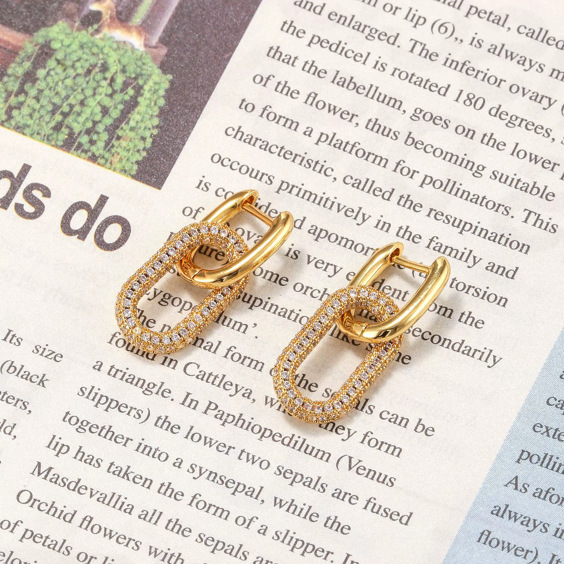 Wholesale Women's Brass Zircon Inlaid Geometric Hollow Long Square Fashion Earrings - Image 2