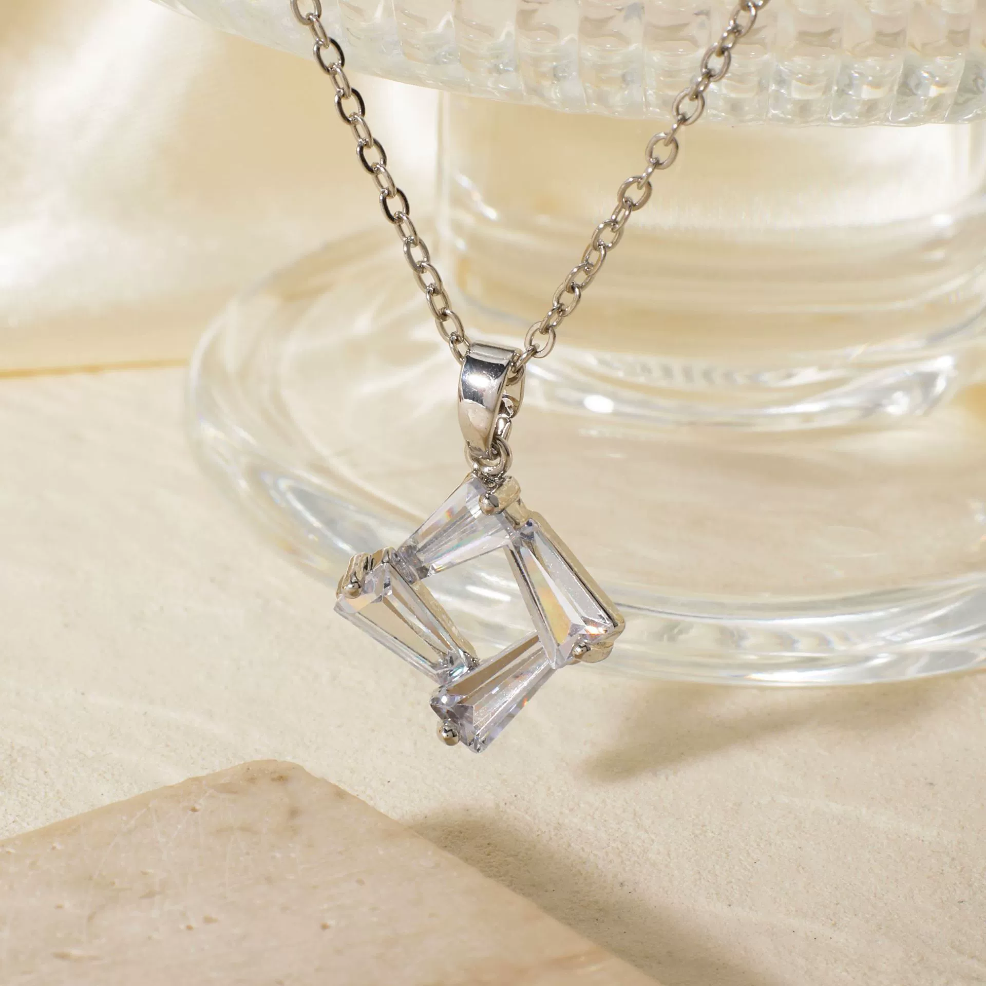 Wholesale Women's Bridal Jewelry Geometric Square Frame Zircon Necklace Copper Glass Stainless Steel O Chain Electroplating - Image 3