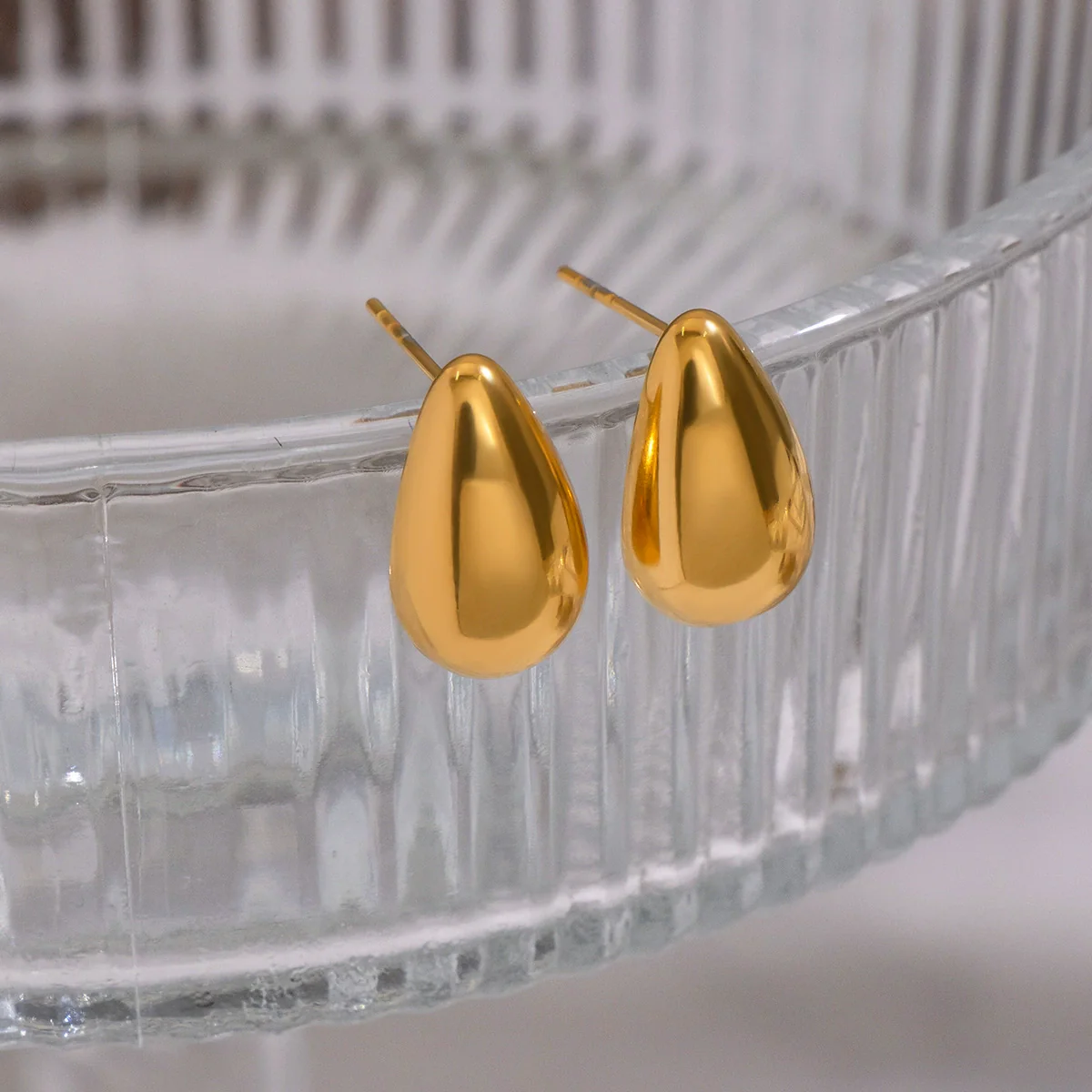 Wholesale Women's Casual Minimalist Geometric Dropshaped Stainless Steel Pvd Furnace Vacuum Real Gold Plated Earrings Jewelry Accessories - Image 3