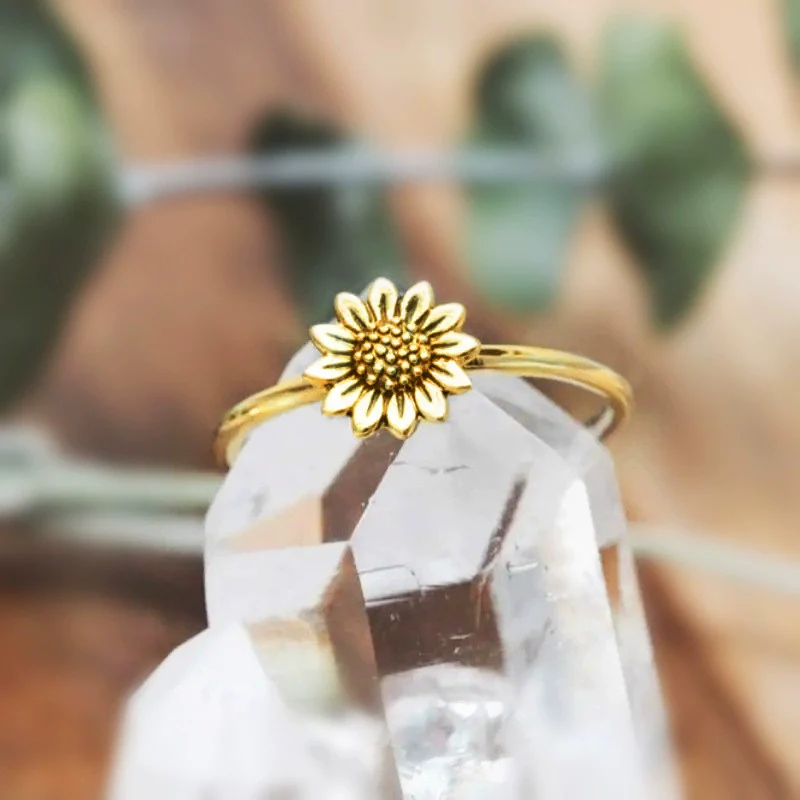 Wholesale Women's Copper Flower Ring With Electroplating Fashion Ol Style - Image 2