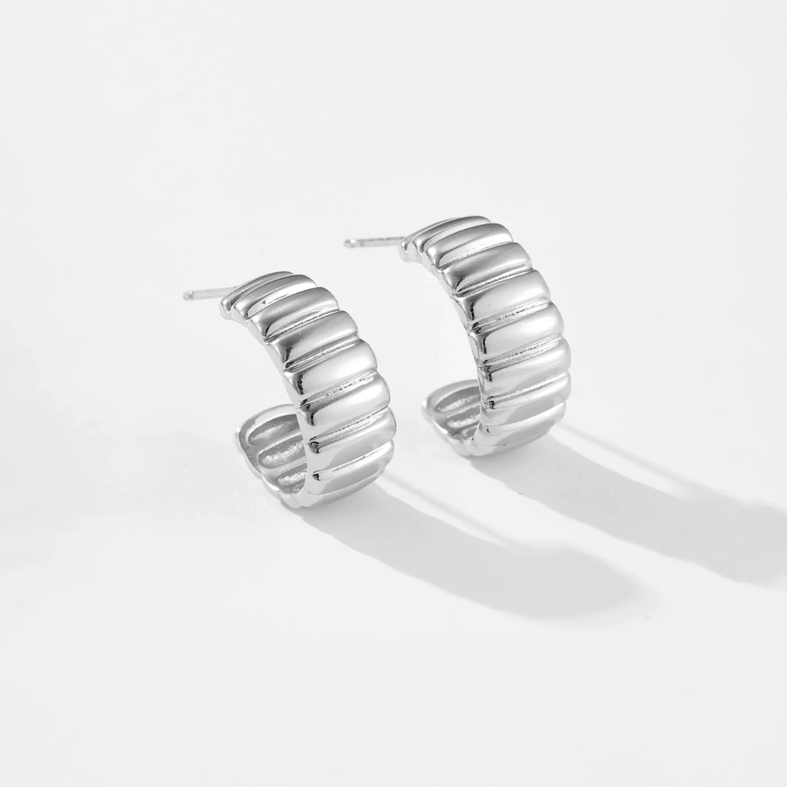 Wholesale Women's Copper Geometric Irregular C Ring Earrings With Electroplating - Image 6