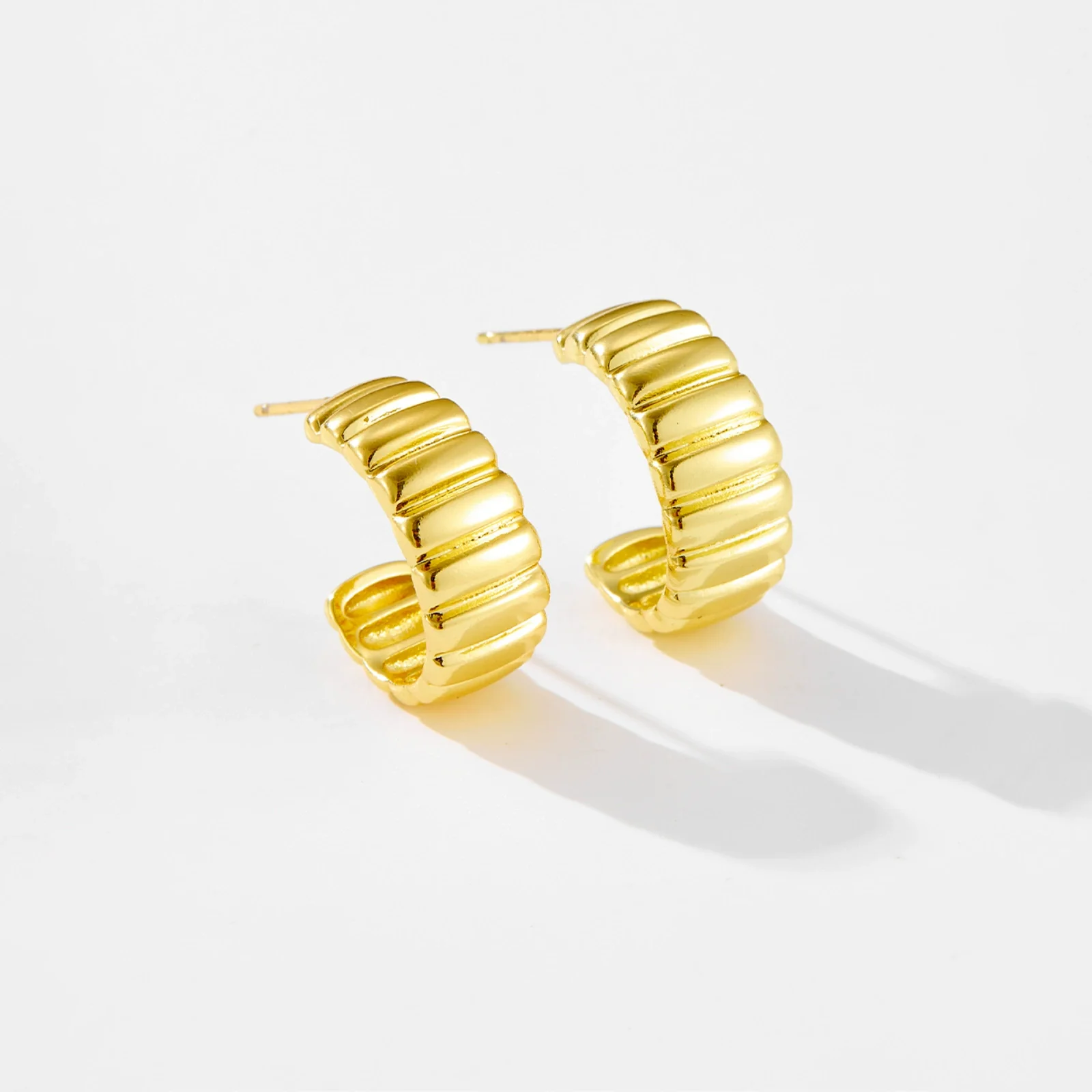 Wholesale Women's Copper Geometric Irregular C Ring Earrings With Electroplating - Image 7