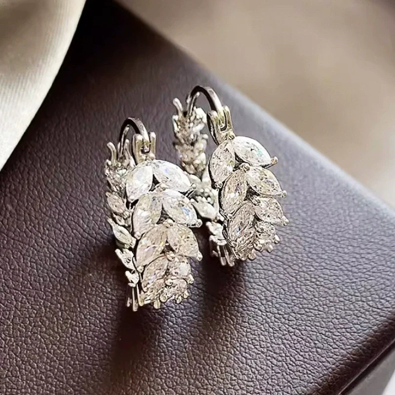 Wholesale Women's Copper Geometric Leaf Earrings Set With Zirconia - Image 2