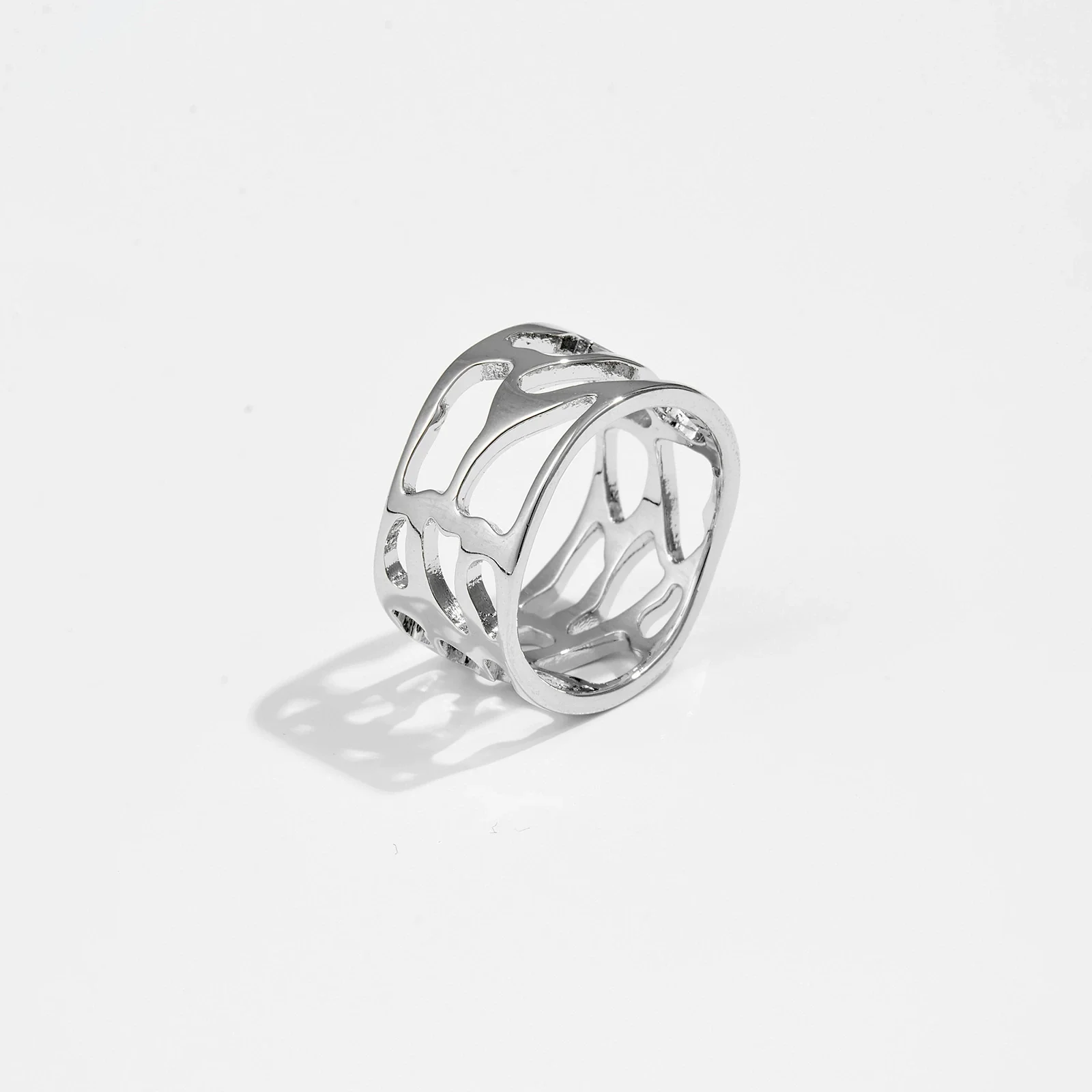 Wholesale Women's Copper Jewelry Light Luxury Style Irregular Hollow Ring With Electroplating