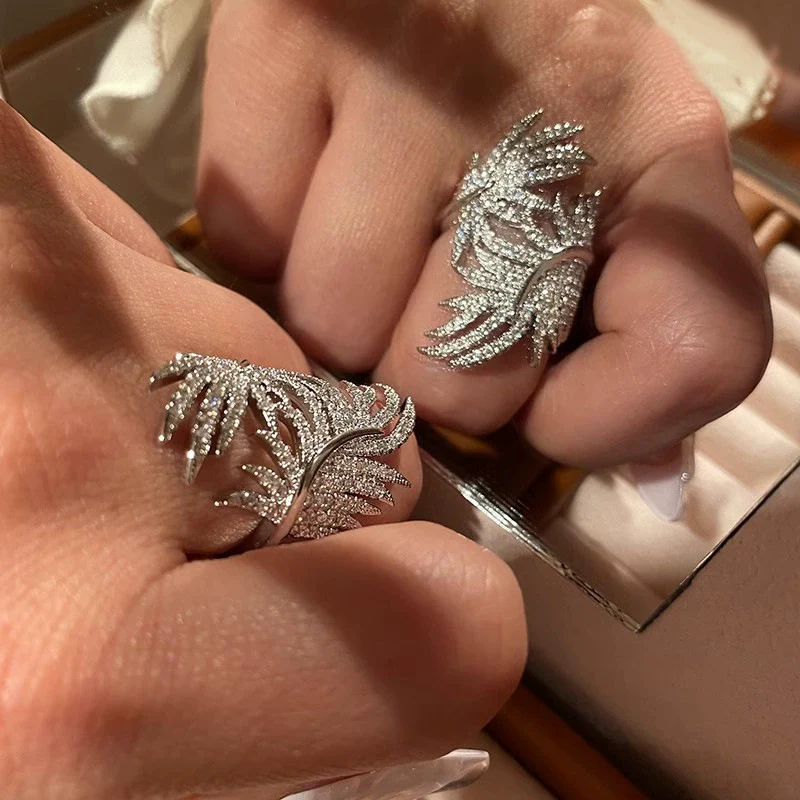 Wholesale Women's Copper Leaf Banana Leaf Ring Inlaid With Zirconia Fashion Jewelry - Image 2