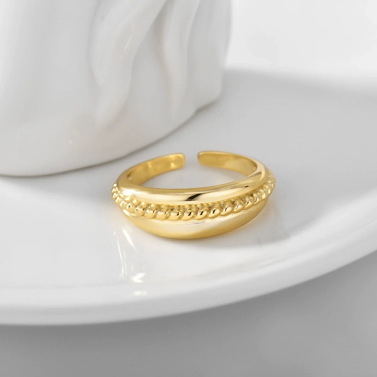 Wholesale Women's Copper Twist Wavy Open Finger Ring With Electroplating - Image 4